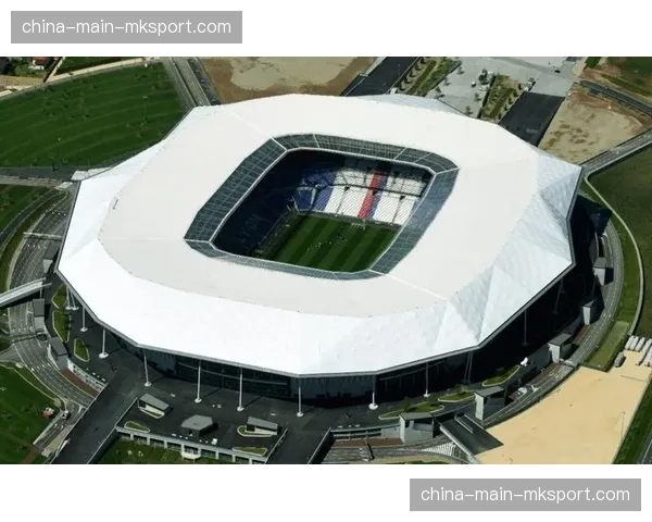 法国业余足球锦标赛决赛将在里昂公园球场举行，预计吸引五万观众