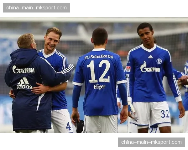 沙尔克04在德乙战平，升级前景堪忧，球迷抗议管理层